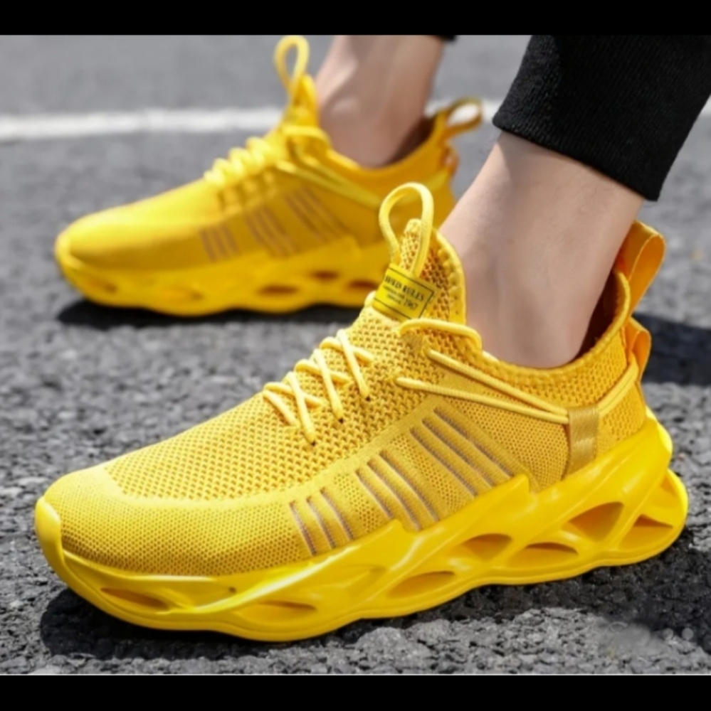 Men Yellow Ahtletic Brethable Sneakers